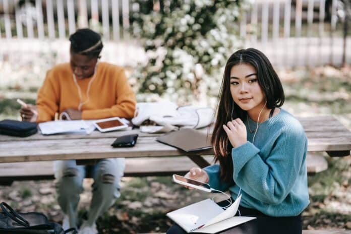 Top Phone Plans for College Students in 2021