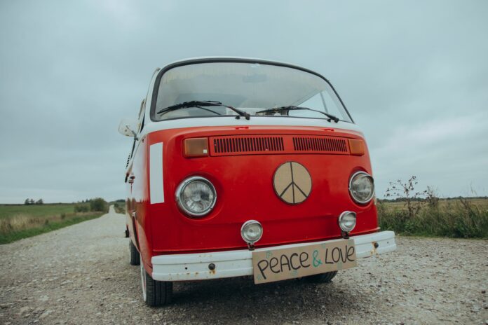 What is the Difference Between a Coach and a Charter Bus?