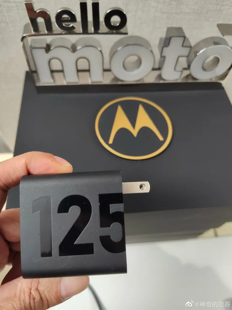 Is Motorola launching Moto Frontier aka Edge 30 Ultra in China on May 10? Leaks say so!