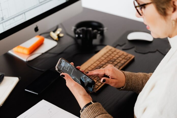 How to View Someone’s Browsing History from a Different Phone